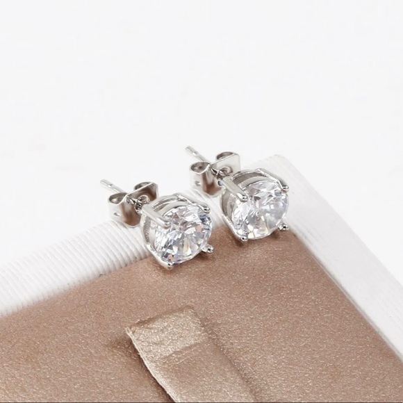 925 sterling Silver crystal stud Earrings - Picture 2 of 2